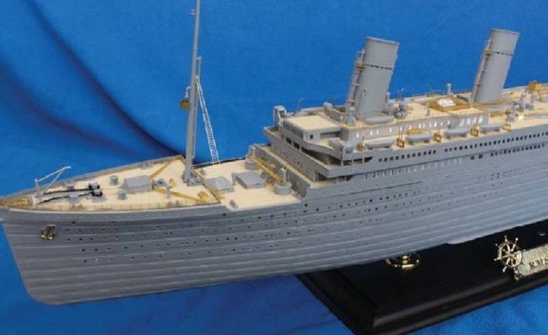 RMS Titanic Premium Edition With LED – Image 15