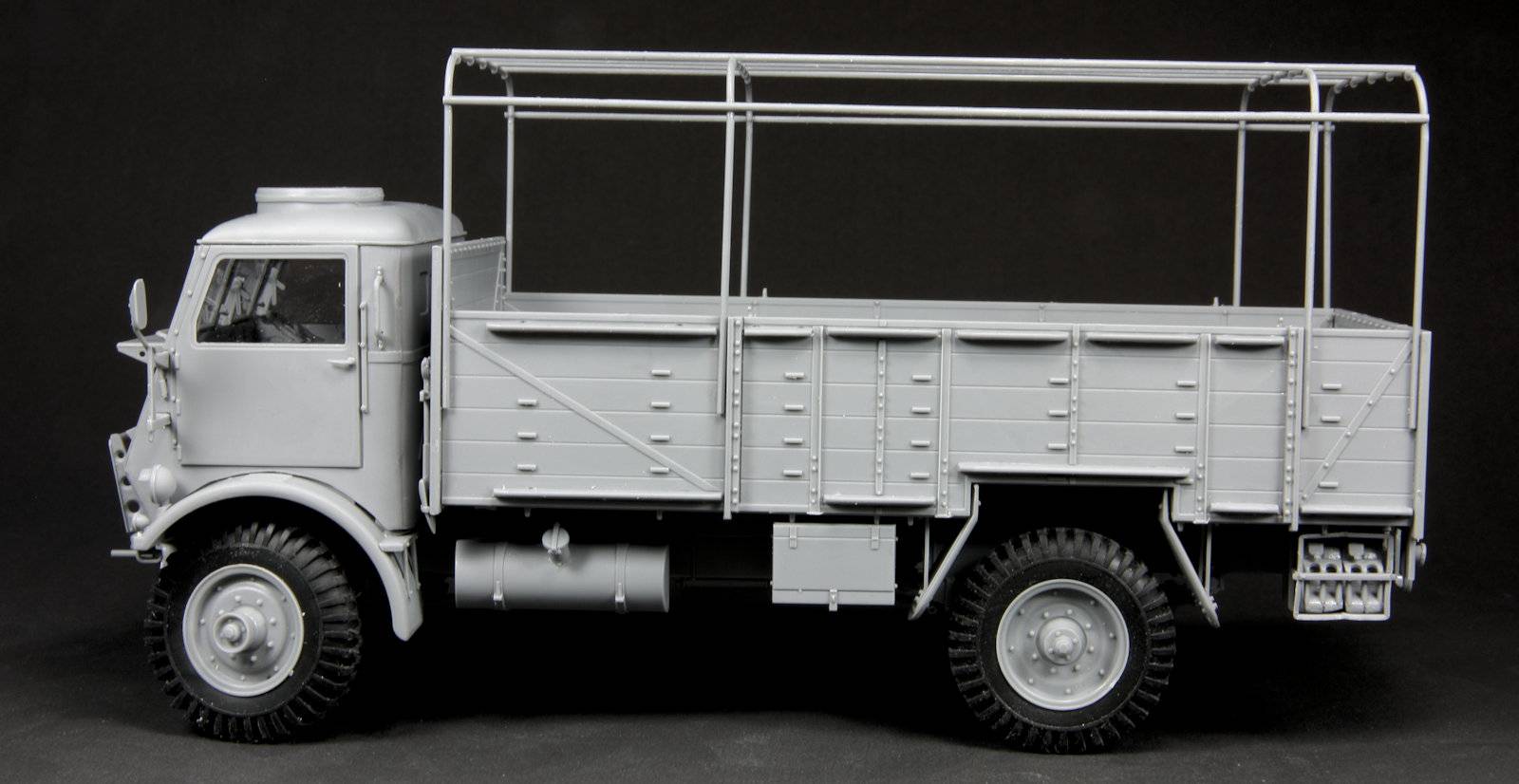 Model W.O.T. 6 WWII British Truck – Image 18