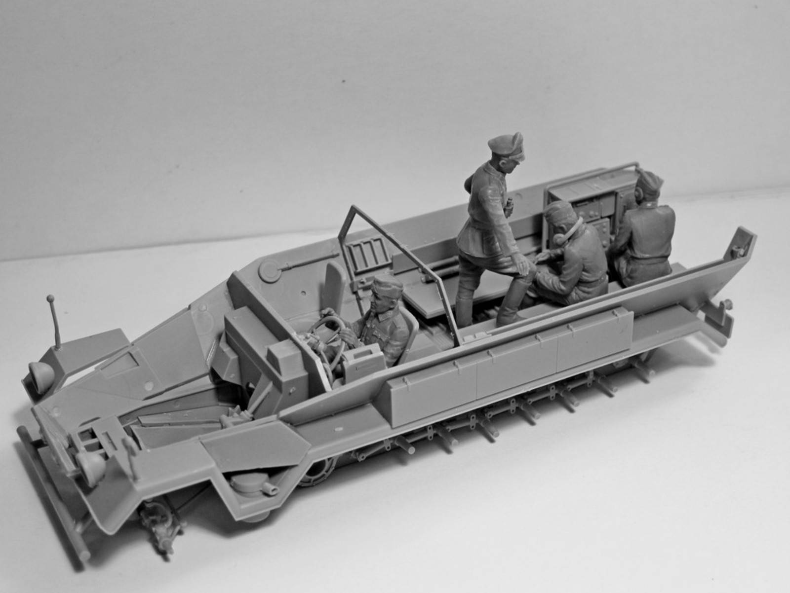 German Command Vehicle Crew (1939-1942) – Image 7