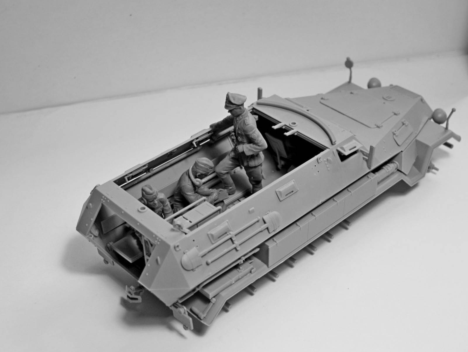 German Command Vehicle Crew (1939-1942) – Image 9