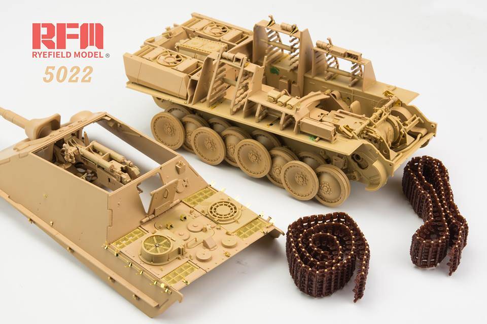 Jagdpanther G2 with full interior & workable track links – Image 2