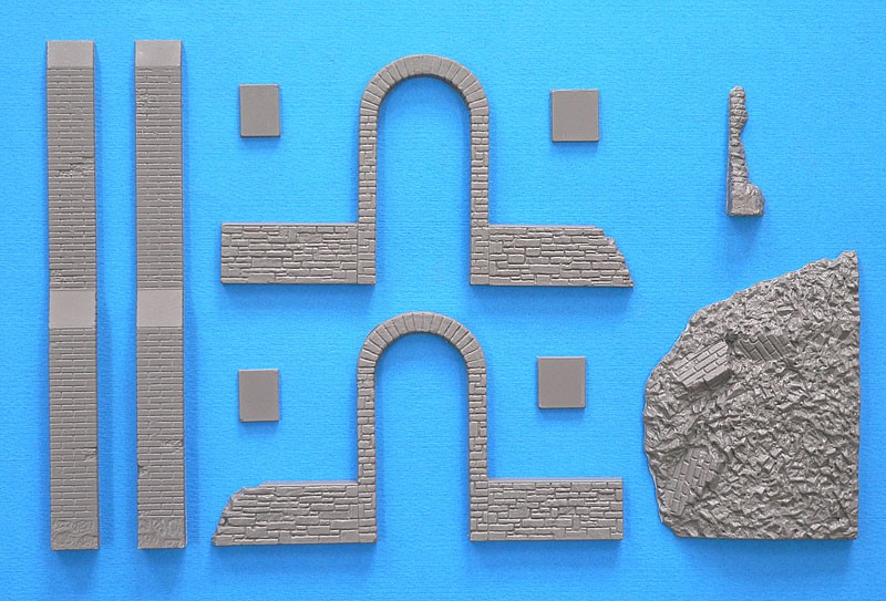 DIORAMA w/RUINED CHURCH – Image 7