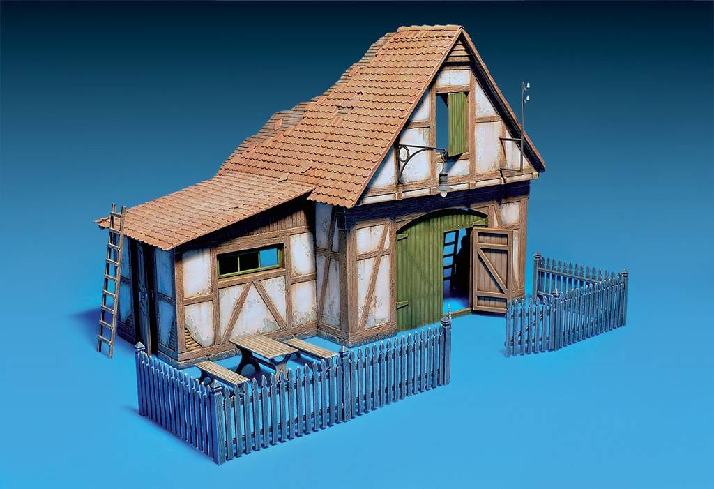 SHED WITH WOODEN FENCE – Image 5