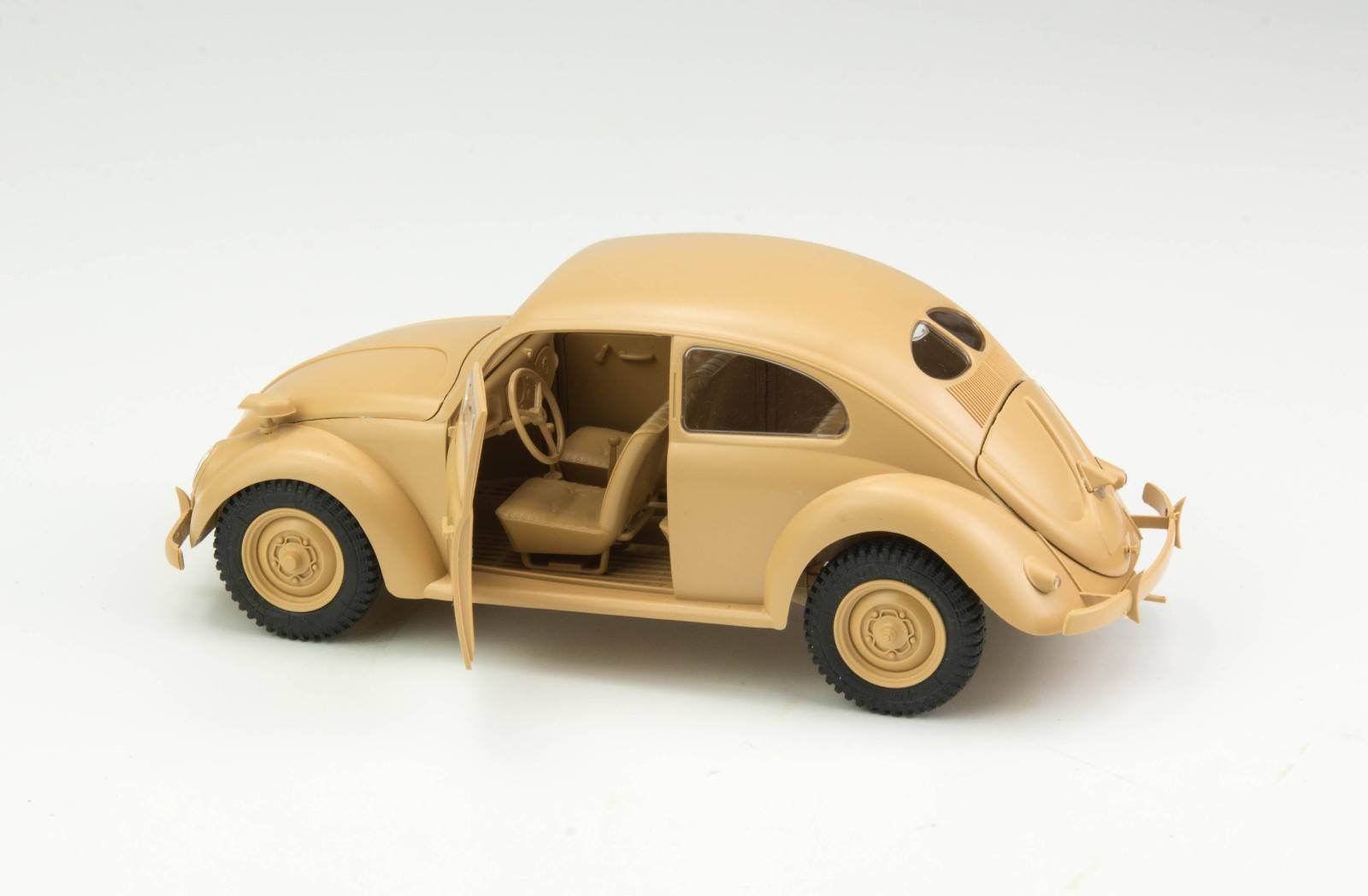 German Staff Car Type 82E – Image 11