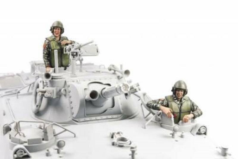 ROCMC LVTH6 Vehicle Crew – Image 7