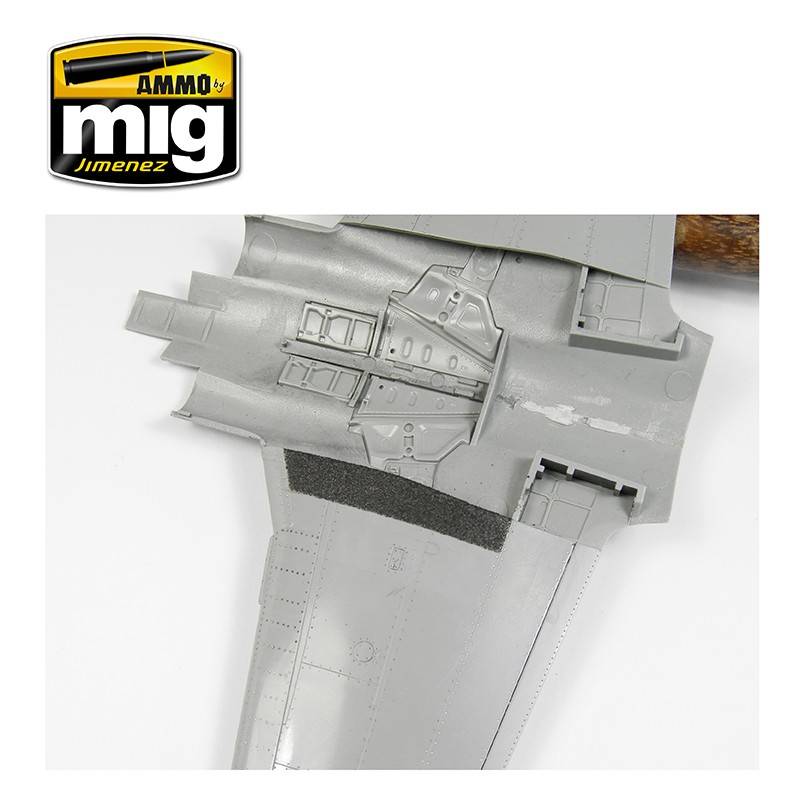 PÂTE ANTIDÉRAPANTE - COULEUR NOIRE -pour kits au 1/72e et 1/48e – Image 7
