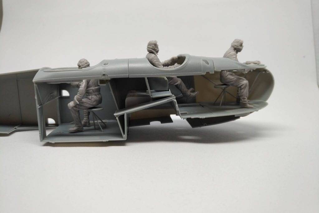 AEG G.IV Bomber German Crew – Image 4