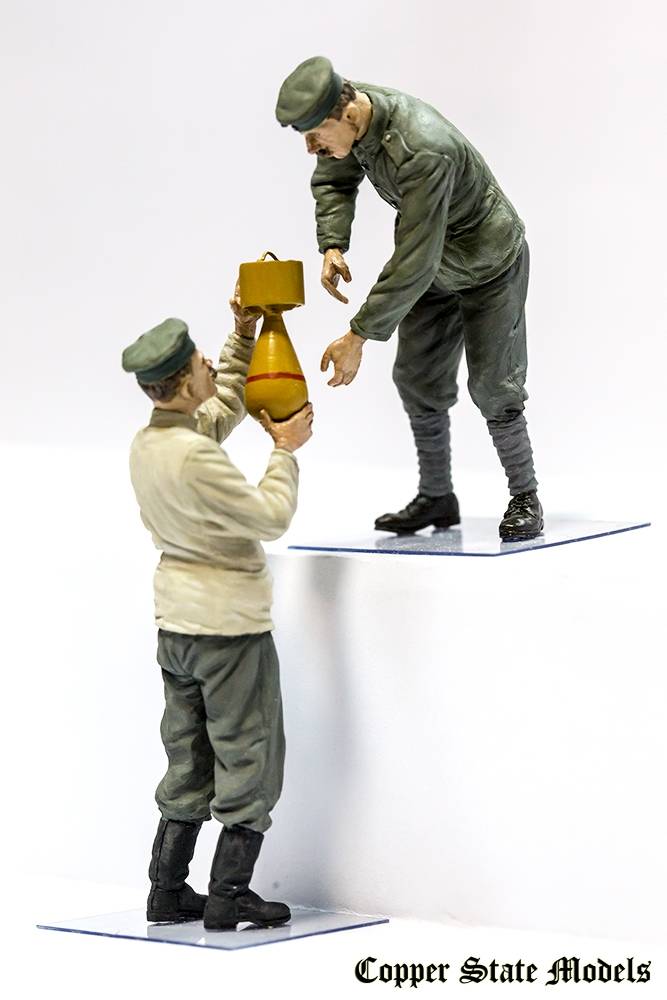 German aerodrome personnel bomb loading team – Image 3