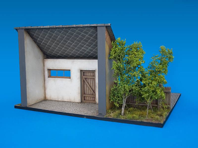DIORAMA WITH BARN – Image 8