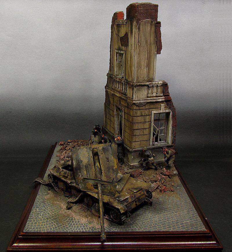 DIORAMA w/RUINED HOUSE – Image 2