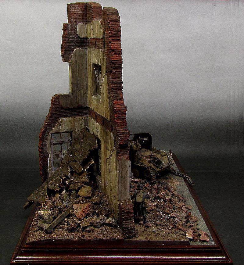 DIORAMA w/RUINED HOUSE – Image 3