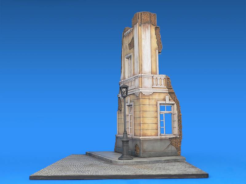 DIORAMA w/RUINED HOUSE – Image 9