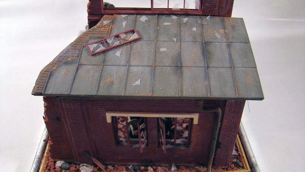 Ruined garage – Image 3