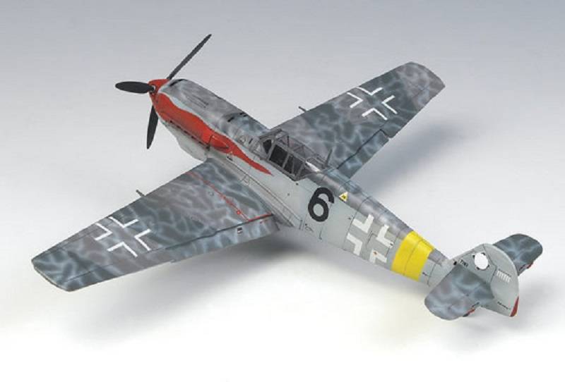 Messerschmitt BF109T-2 1/48 de ACADEMY – Image 2