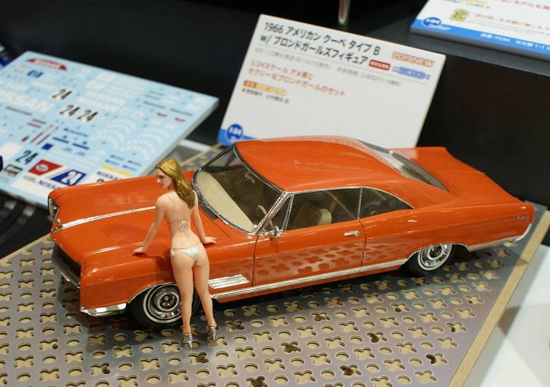 1966 American Coupe Type B w / Blond Girls Figure – Image 5