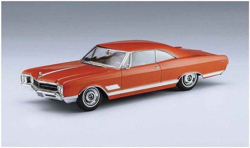 1966 American Coupe Type B w / Blond Girls Figure – Image 4