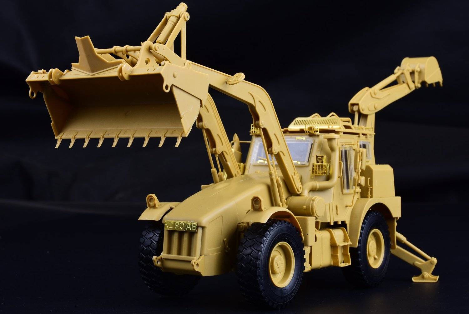 HMEE-1 (HIGH MOBILITY ENGINEER EXCAVATOR) – Image 2