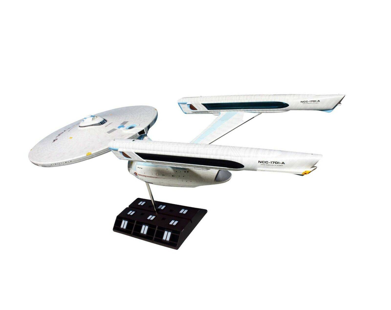 Star Trek U.S.S. Enterprise NCC-1701 Refit – Image 4