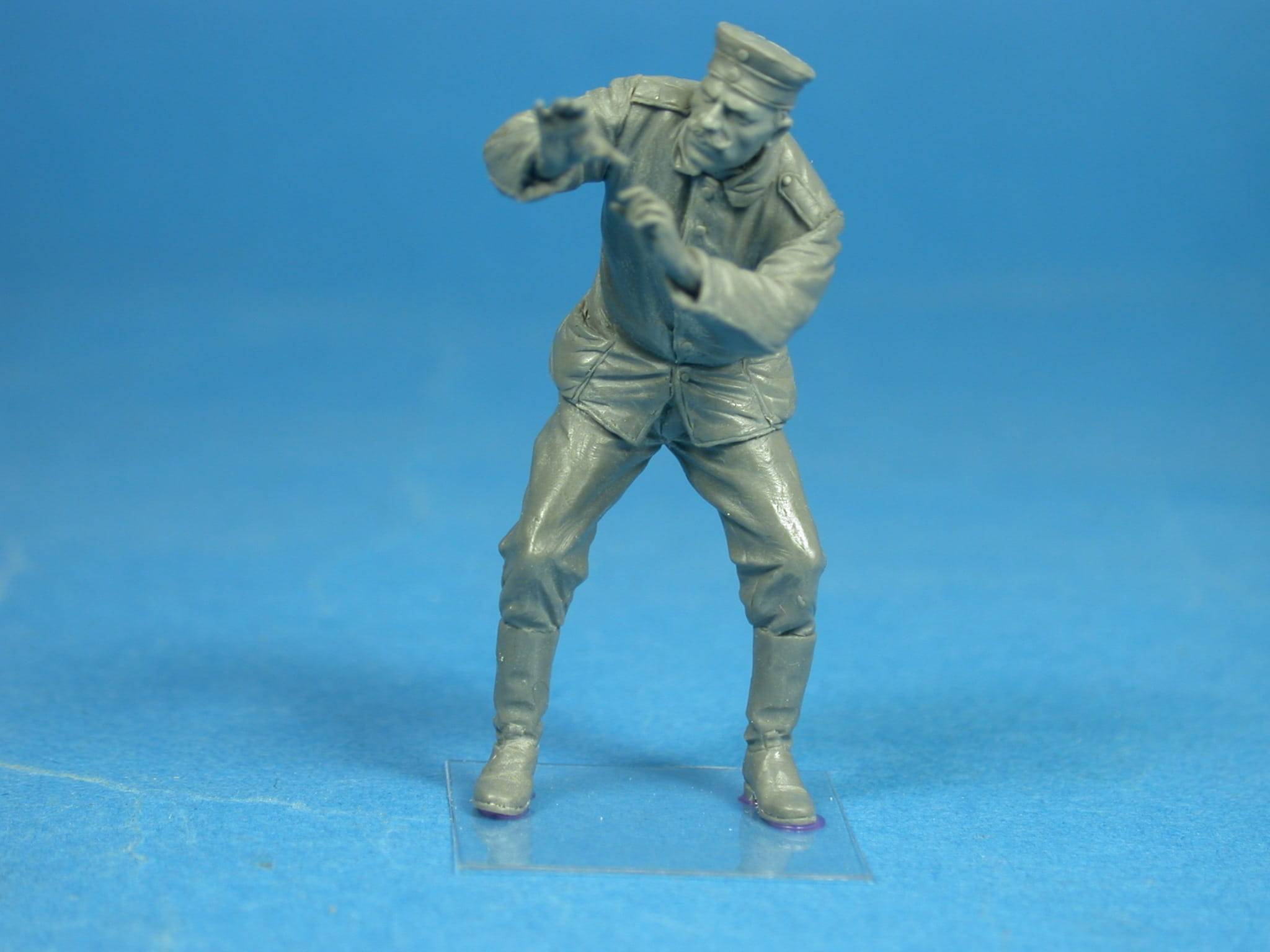 German bomber ground crewman N.1 – Image 3