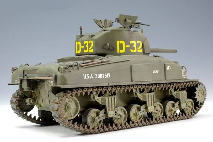 U.S. Medium Tank M4A1 Sherman (Late Production w/Hedgerow Cutter) – Image 3