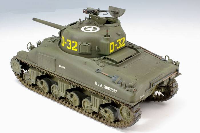 U.S. Medium Tank M4A1 Sherman (Late Production w/Hedgerow Cutter) – Image 5