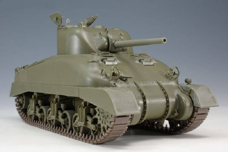 U S Medium Tank M4A1 Sherman Direct Vision Type – Image 2