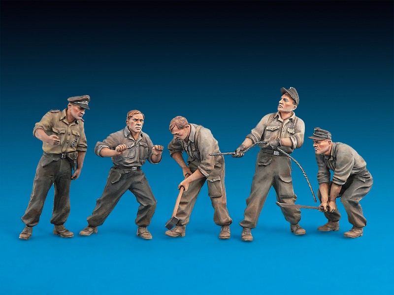 GERMAN TANK REPAIR CREW – Image 2