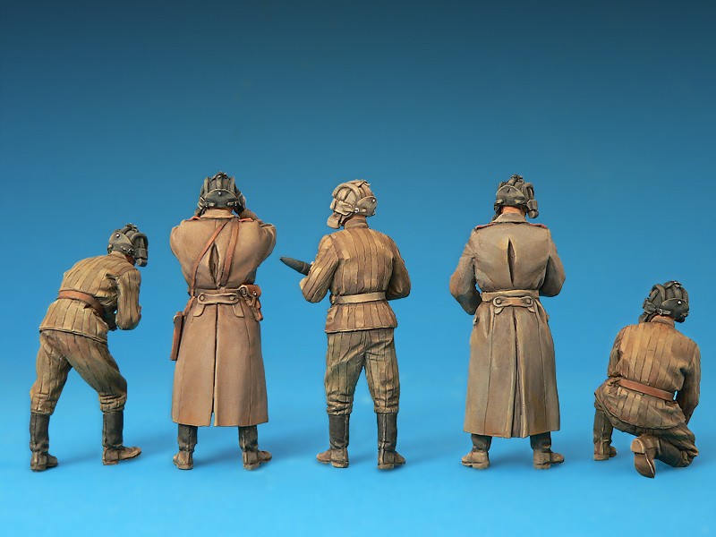 SOVIET SELF-PROPELLED GUN CREW – Image 3