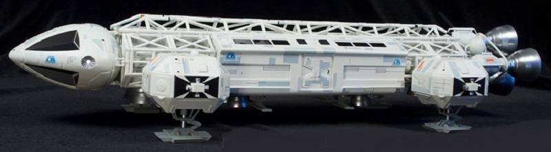 Space 1999 EAGLE II Monté et peint échelle 1/48 – Image 4