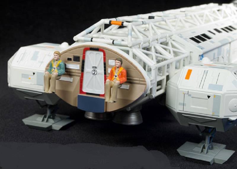 Space 1999 EAGLE II Monté et peint échelle 1/48 – Image 9