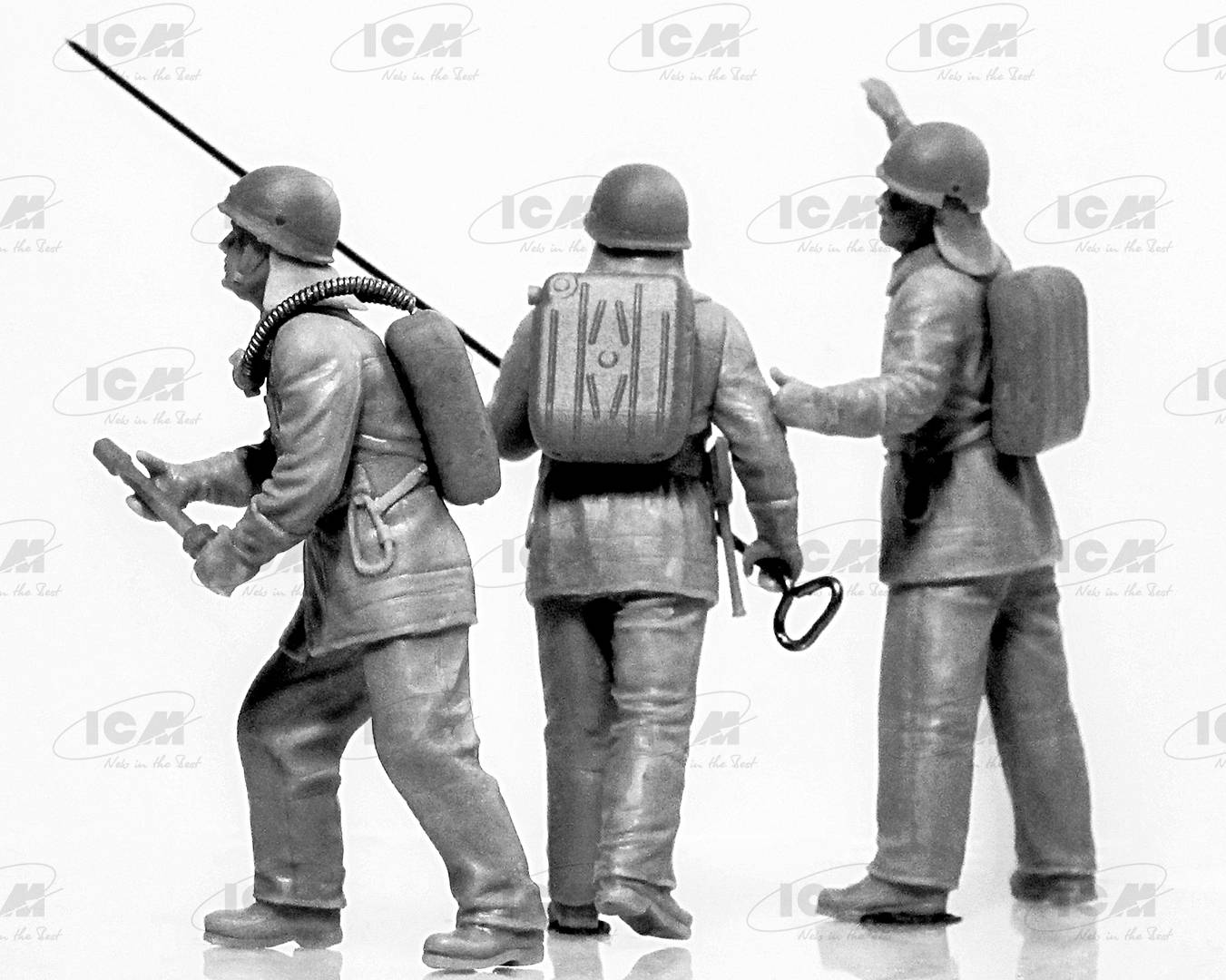 Chernobyl 2. Fire Fighters (AC-40-137A firetruck 4 figures diorama base with background) – Image 6