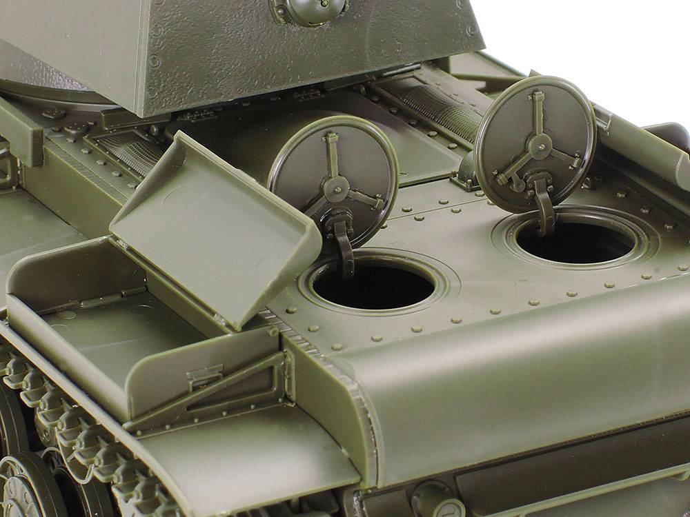 Russian Heavy Tank KV-1 Model 1941 Early Production – Image 8