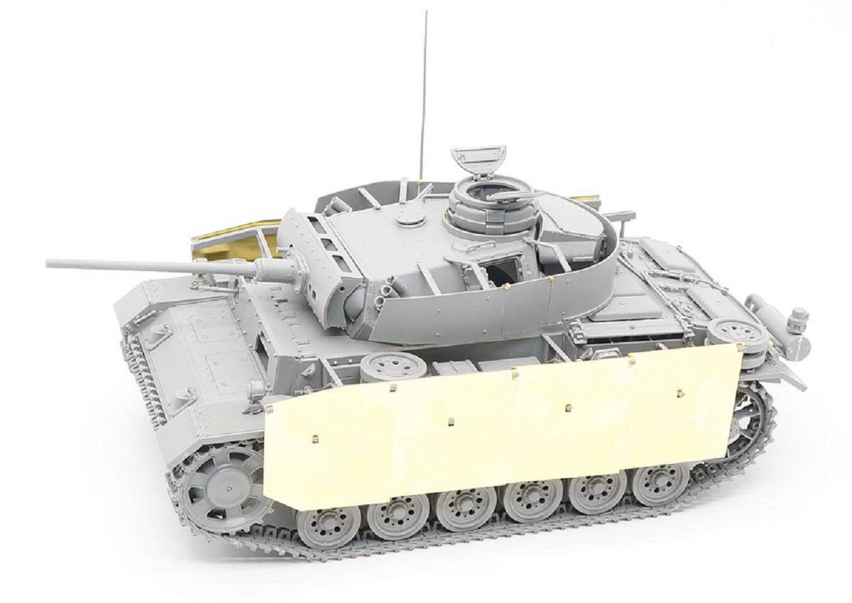 Pz.Kpfw.III Ausf.M mit schürzen – Image 3