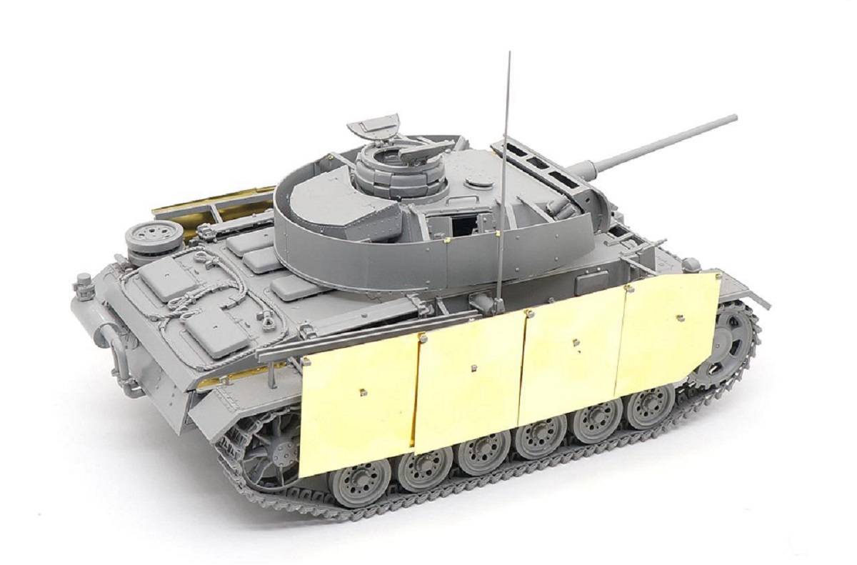 Pz.Kpfw.III Ausf.M mit schürzen – Image 5