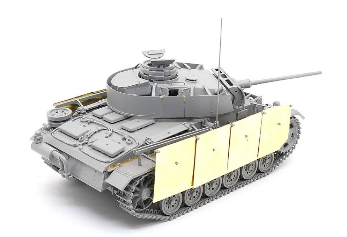 Pz.Kpfw.III Ausf.M mit schürzen – Image 10