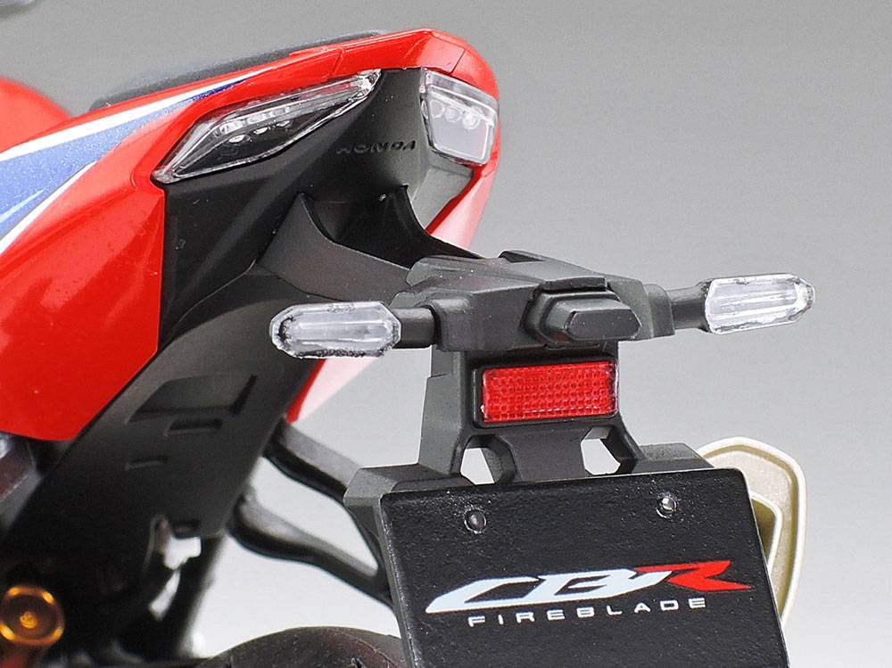 Honda CBR1000RR-R FIREBLADE SP – Image 11