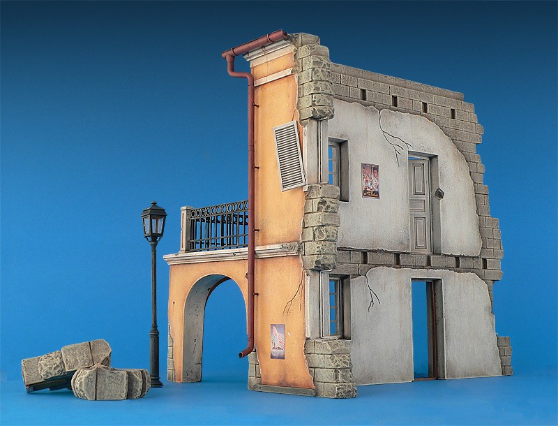 ITALIAN CITY BUILDING – Image 2