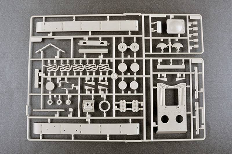 KV-1 1942 Simplified Turret Tank w/Tank Crew – Image 10