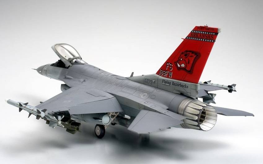 Lockheed Martin F-16C (Block 25/32) Fighting Falcon ANG – Image 12
