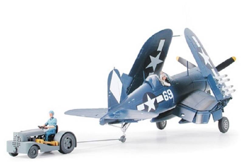 Vought F4U-1D Corsair w/Moto Tug – Image 3