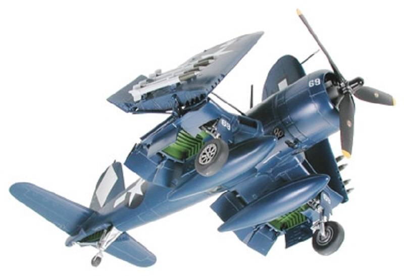 Vought F4U-1D Corsair w/Moto Tug – Image 8