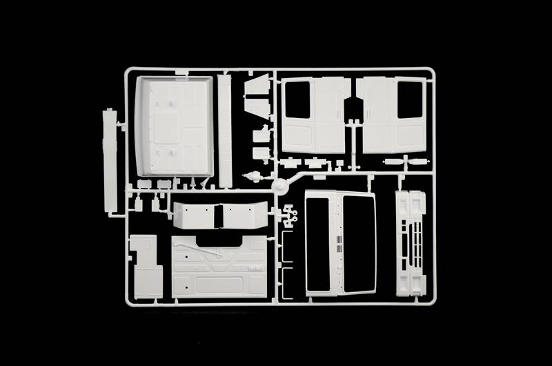 VOLVO F16 Globetrotter Canvas Truck with elevator – Image 4