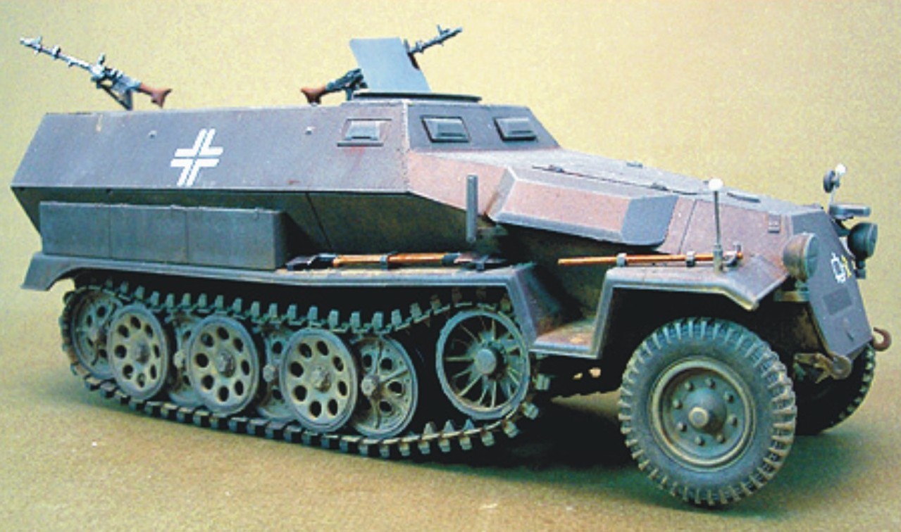 Allemand Sd Kfz 251/Ausf C Schutzenpanzer – Image 2