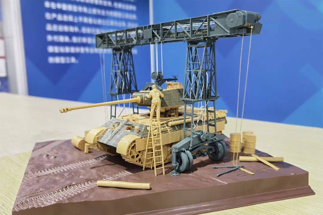 PANTHER A W/ZIMMERIT +16T STRABOKRAN W/MAINTENANCE DIORAMA – Image 20