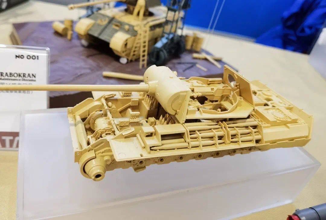 PANTHER A W/ZIMMERIT +16T STRABOKRAN W/MAINTENANCE DIORAMA – Image 22