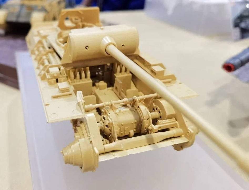 PANTHER A W/ZIMMERIT +16T STRABOKRAN W/MAINTENANCE DIORAMA – Image 23