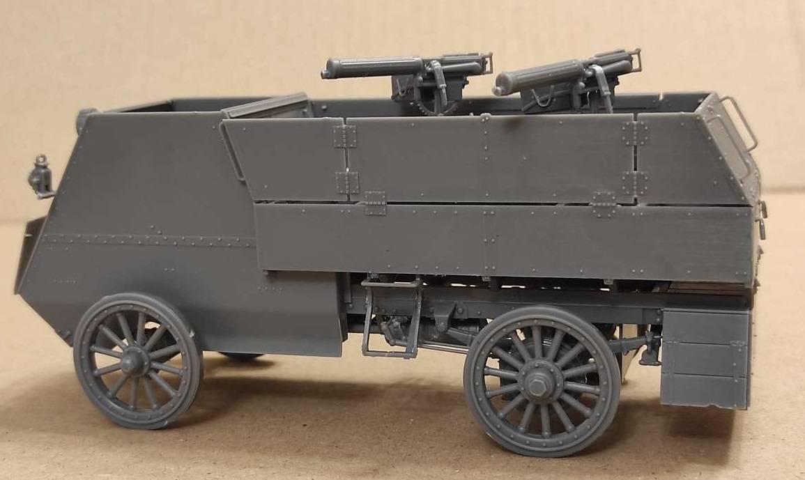 Canadian Armoured MG Carrier – Image 9