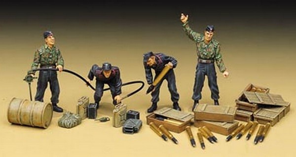 German Tank Supplies and Tank Crew Set – Image 2