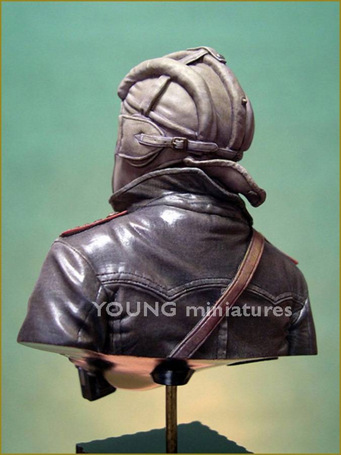 SOVIET TANK COMMANDER 1944 – Image 7