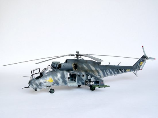 Mil Mi-24V Hind-E Helicopter – Image 4